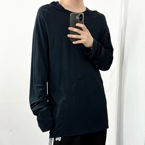 프라다 레드탭 백포켓 롱슬리브