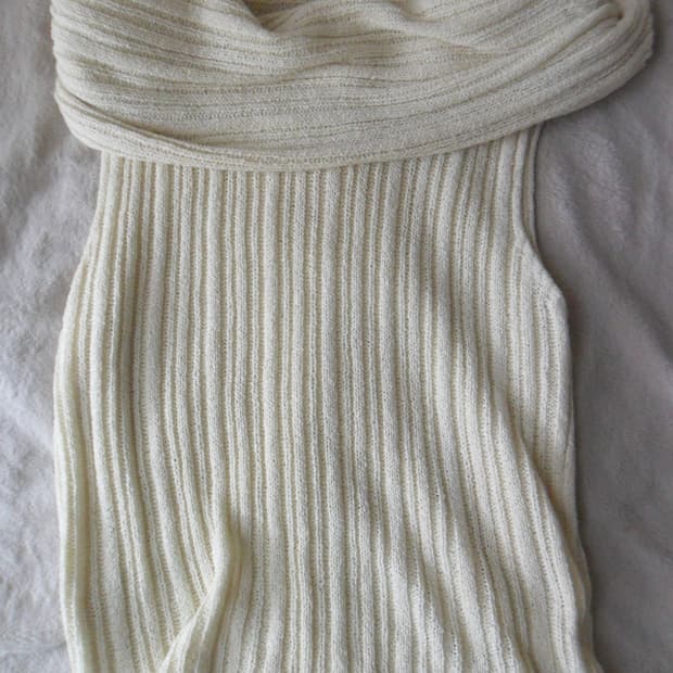 vintage offsholder knit
