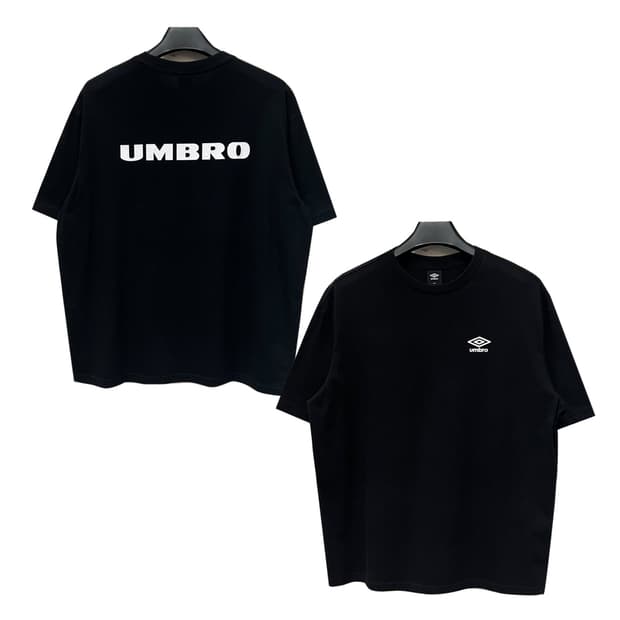엄브로 백로고 블랙 반팔티 100