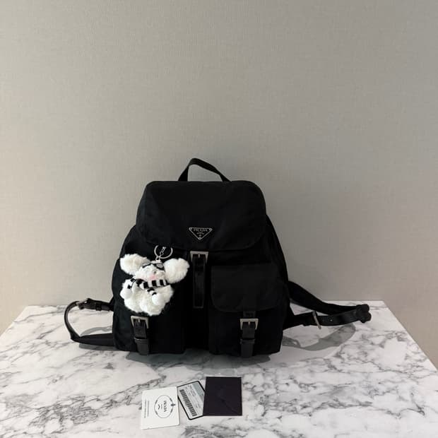 정품 프라다 백팩 미듐 