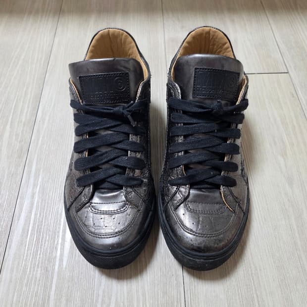 MM6 메종마지엘라 건메탈 실버 로우탑 스니커즈 37
