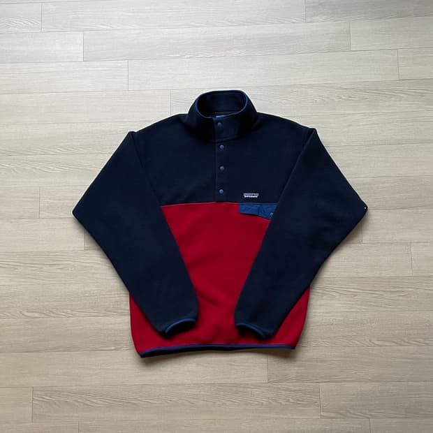 파타고니아 신칠라 레드 블루 플리스 켄달 제너