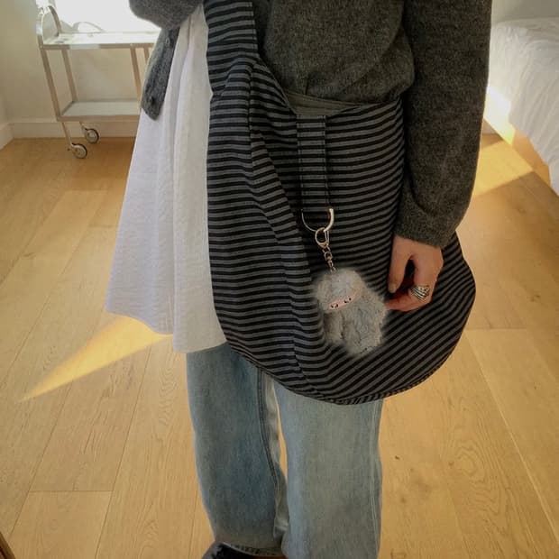 잇자바이브 리버시블 스트라이프 백