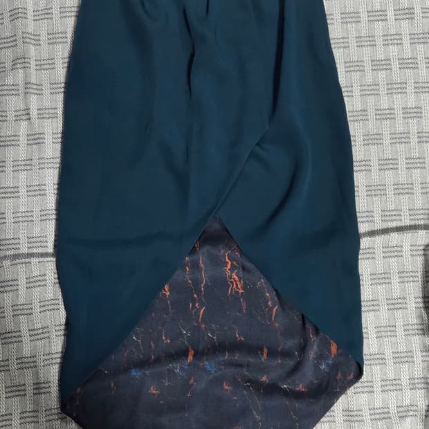 KENZO 언밸런스 랩 스커트
