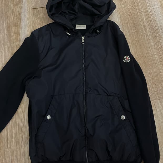 몽클레어 니트집업