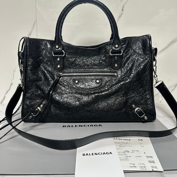 [정품] 발렌시아가 르 시티 모터백 미디움