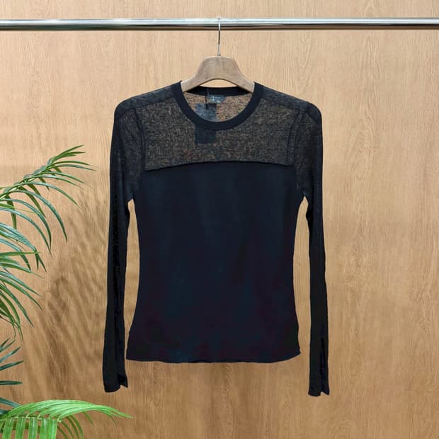 띠어리 니트 긴팔 시스루 믹스 절개 라운드넥 디테일 레귤러핏 블랙