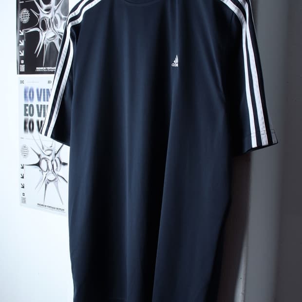 (L-XL) 아디다스 반팔 티셔츠 기능성 삼선 네이비-H31434