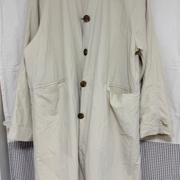 라이트베이지 트렌치 코트