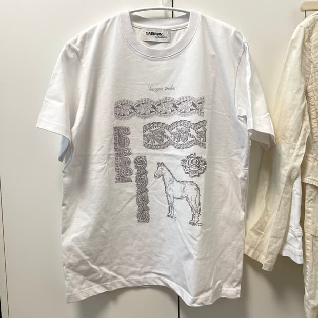 생긴 스튜디오 LACE GRAPHIC TSHIRT 레이스 그래픽 티셔츠