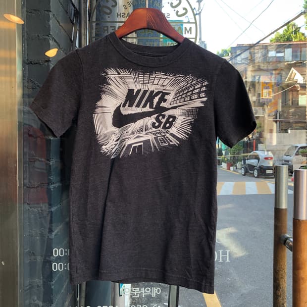 Kids vintage (Nike) -Kids M
