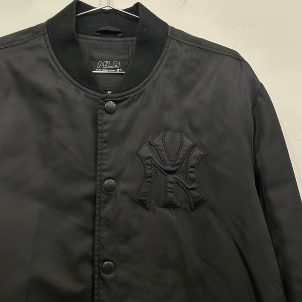 MLB 뉴욕양키스 글로시 나일론 코치자켓