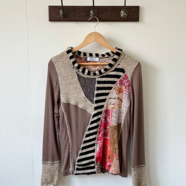 Mr.Giuly 아트 스웨터