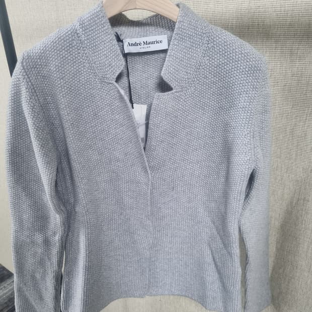 이태리 명품 브랜드 안드레모리스 니트가디건