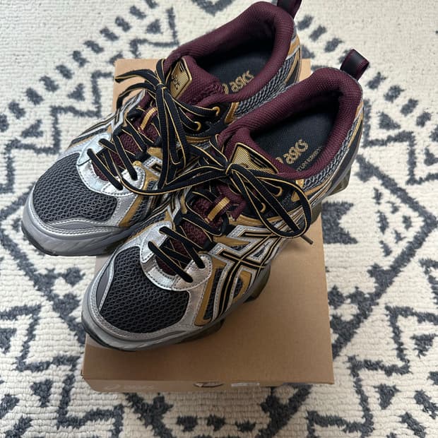 아식스 젤 퀄텀 키네틱 카본 퓨어 골드