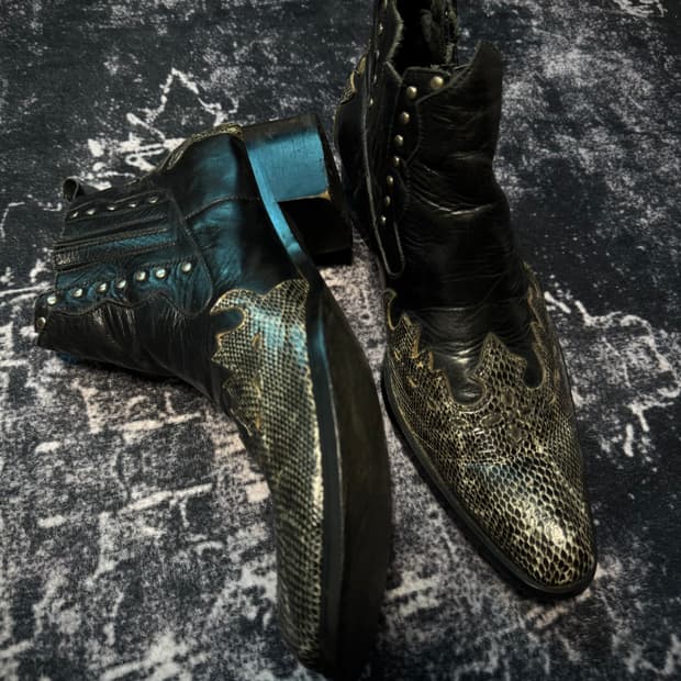 00s Mode Snake Skin Stud Boots