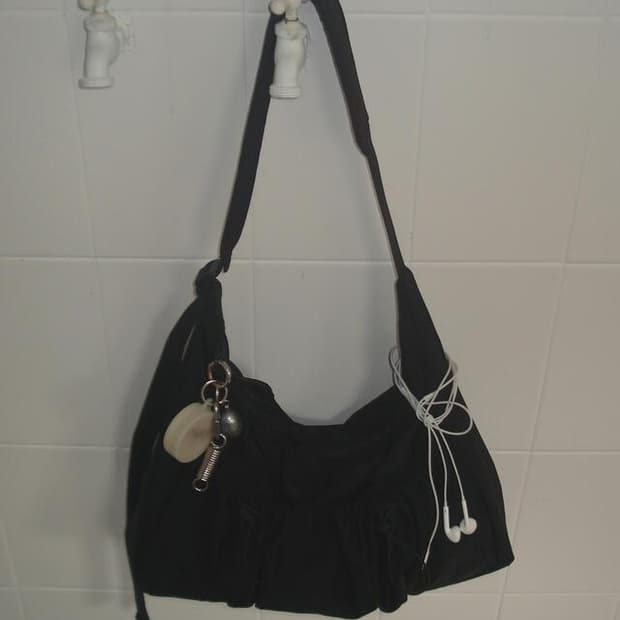 헤더먼트 파라슈트 숄더백 블랙