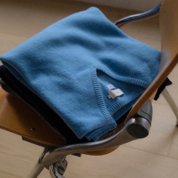 우드비 아워셀브스 v넥 니트 블루 1사이즈 구합니다 ㅠ