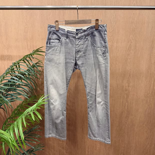 아르마니 진스 데님 팬츠 골드 로고 패치 백 워치 포켓 디테일 그레이