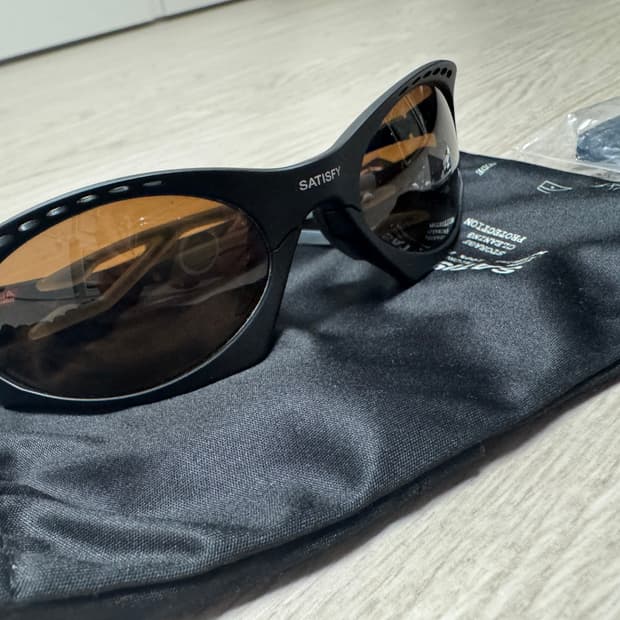 오클리x새티스파이 플란타리스 매트 블랙