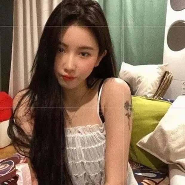쓰리타임즈 쉬폰 링클 슬리브리스 백예린 착용 