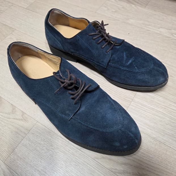 볼료네제 네이비 스웨이드 u팁 구두 