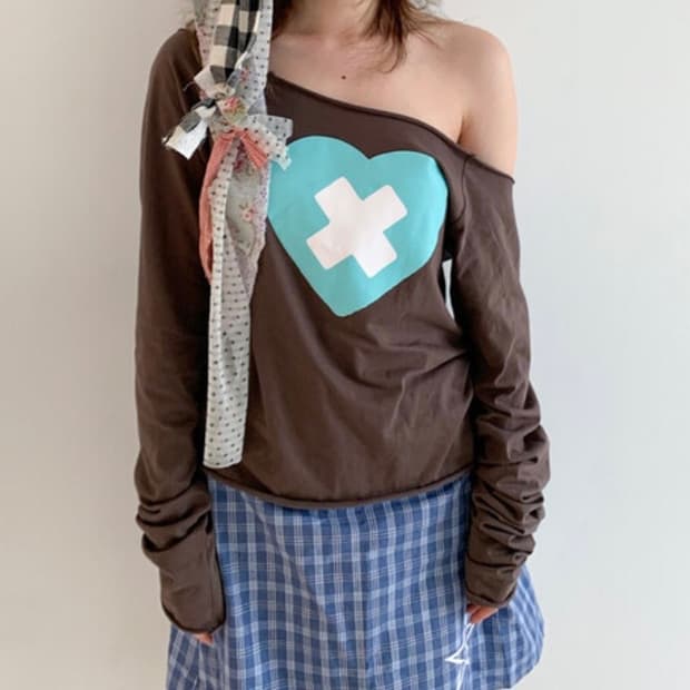 샵페어리 하트 cross heart cut off t-shirt