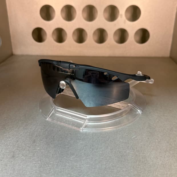 오클리 Mag M Frame Strike 맥 엠 프레임 (2002)