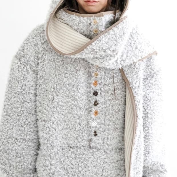 샵페어리 플러리 하프단추 니트