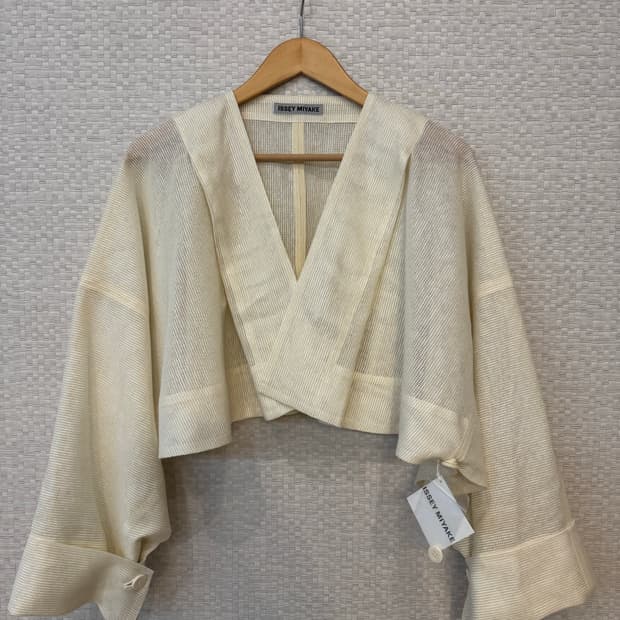 이세이미야케 파피루스 자켓 화이트