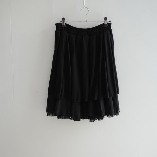 Cutie Blonde black layered skirt