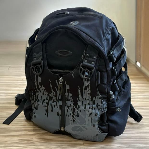 오클리 AP 백팩 올블랙