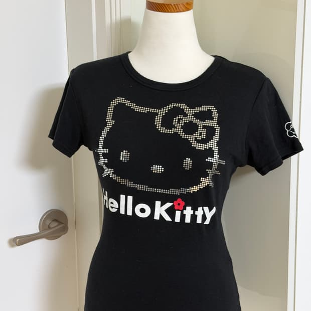 헬로키티 블랙 반팔 글리터 티셔츠