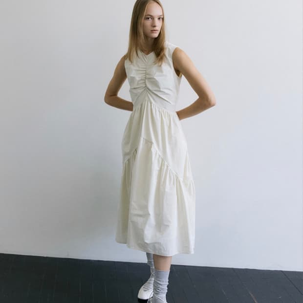 마이스 샤이닝 슬리브리스 드레스