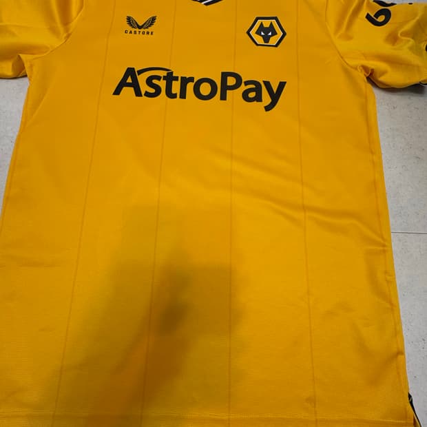 울버햄튼 황희찬 유니폼