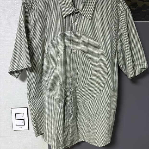 팝트레이딩컴퍼니 반팔 셔츠 판매합니다.