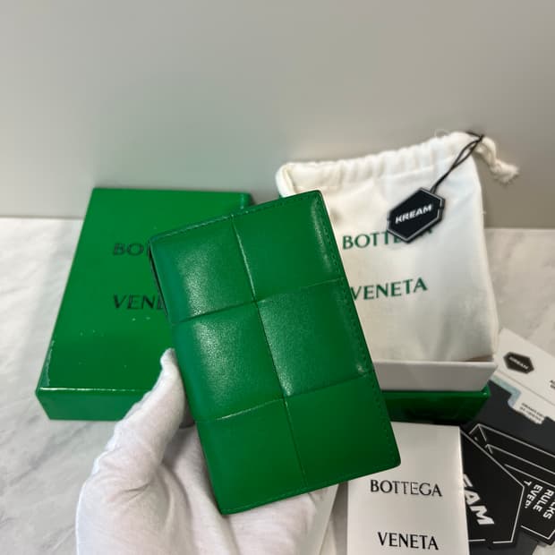 보테가베네타 플랩 카드지갑