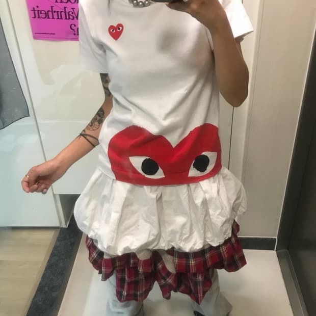 꼼데가르송 CDG 플레이 하프 하트 더블하트 로고 티셔츠