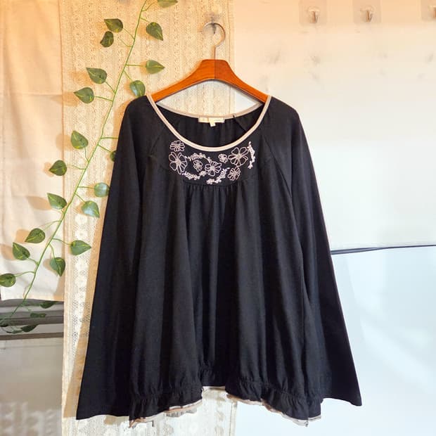 자수 디테일 슬리브