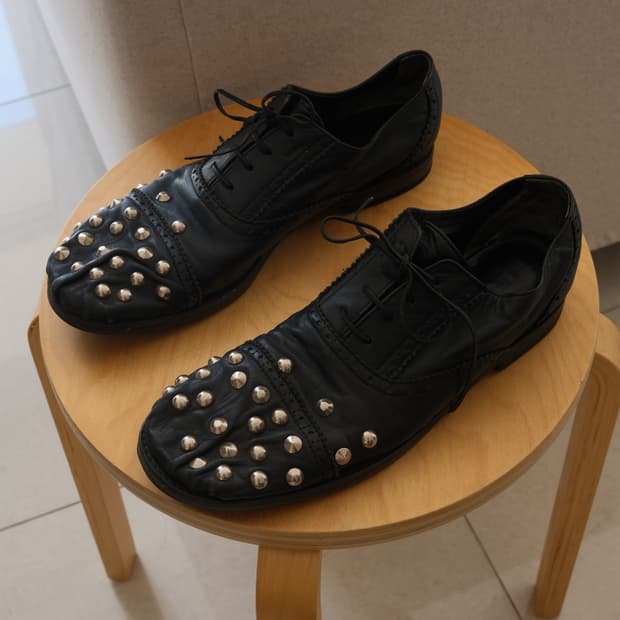 Stud derby shoes
