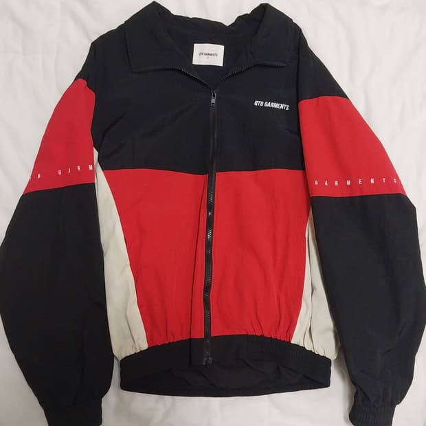 큐티에잇 가먼츠 올드 트랙 자켓 블랙 레드 안수호