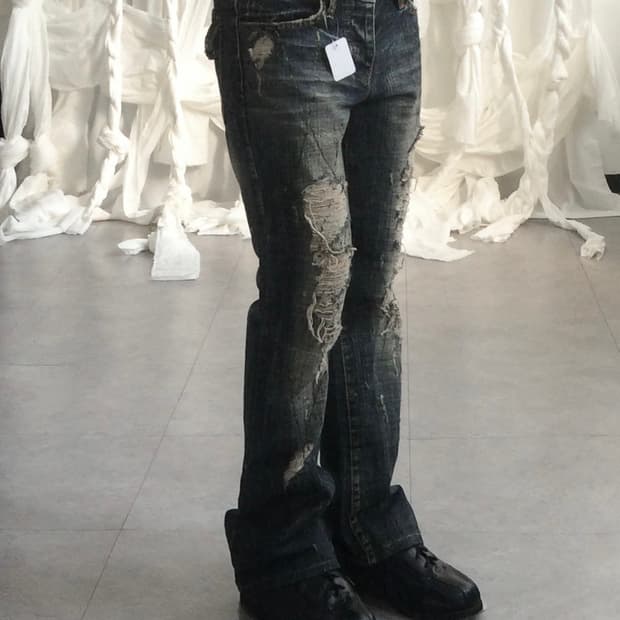 Damage denim pants