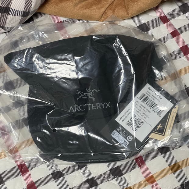 아크테릭스 고어텍스 블랙 캡