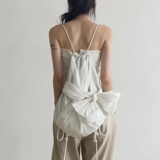 아델리오 glossy wearable strap bag