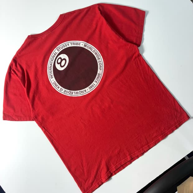 Stussy  스투시 월드와이드 8ball 닷 레드 반팔 티셔츠