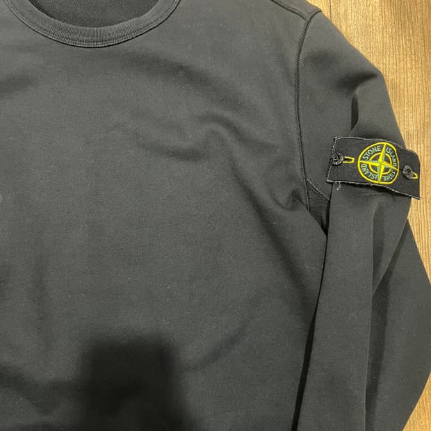 스톤아일랜드 맨투맨 100