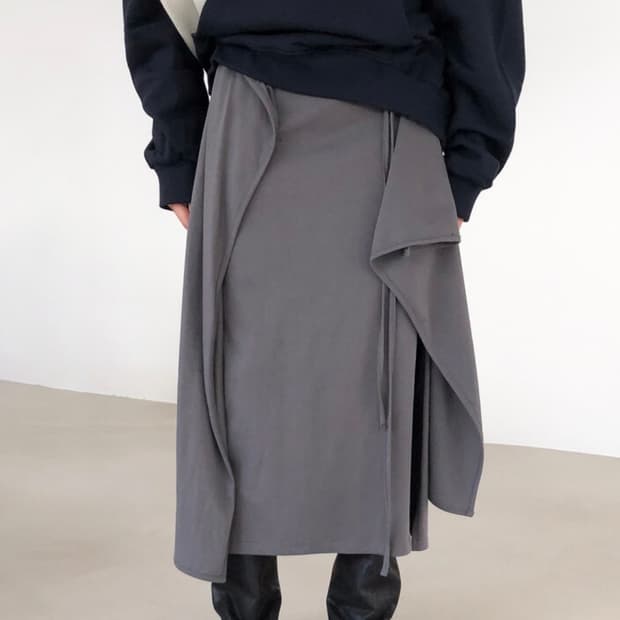 랩쳐 폴디드 랩 스커트 차콜