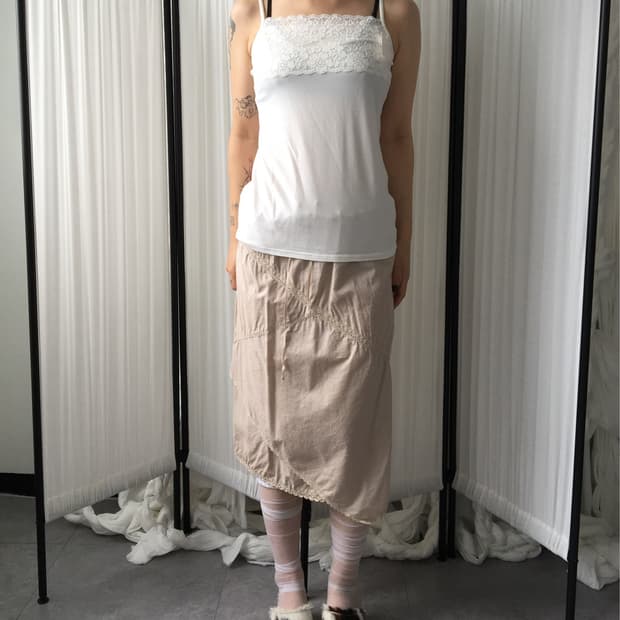 Lace point sleeveless