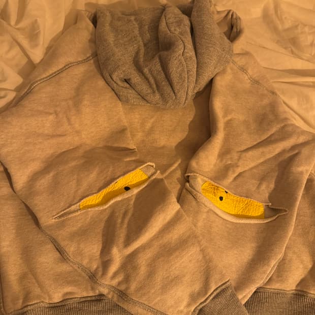 캐피탈 스마일 후드