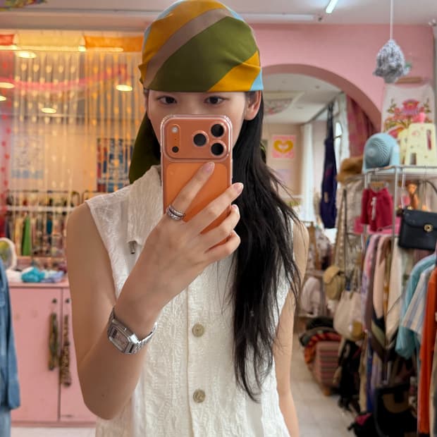 빈티지 그래픽 카키 스카프